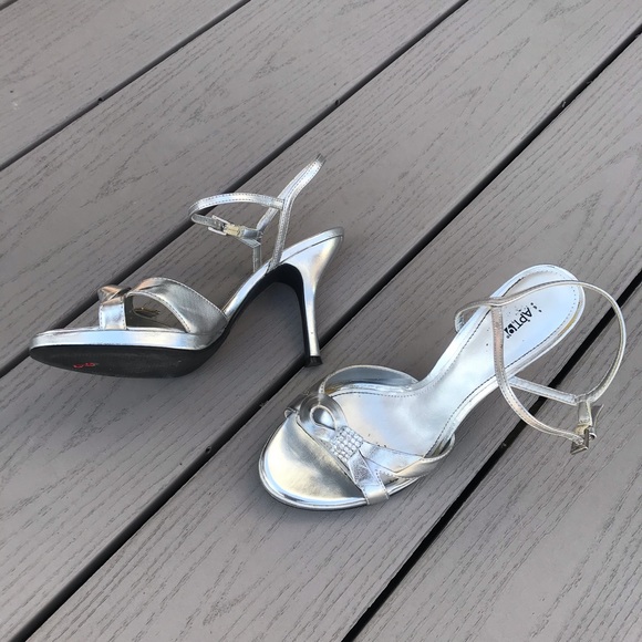 Heels - Picture 4 of 8